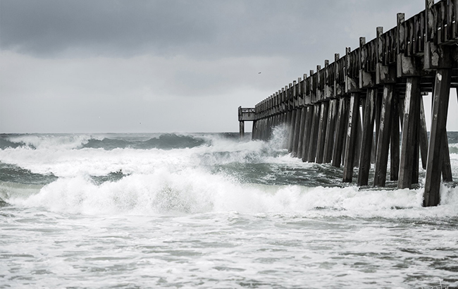 Ураган "Нейт" достиг побережья США